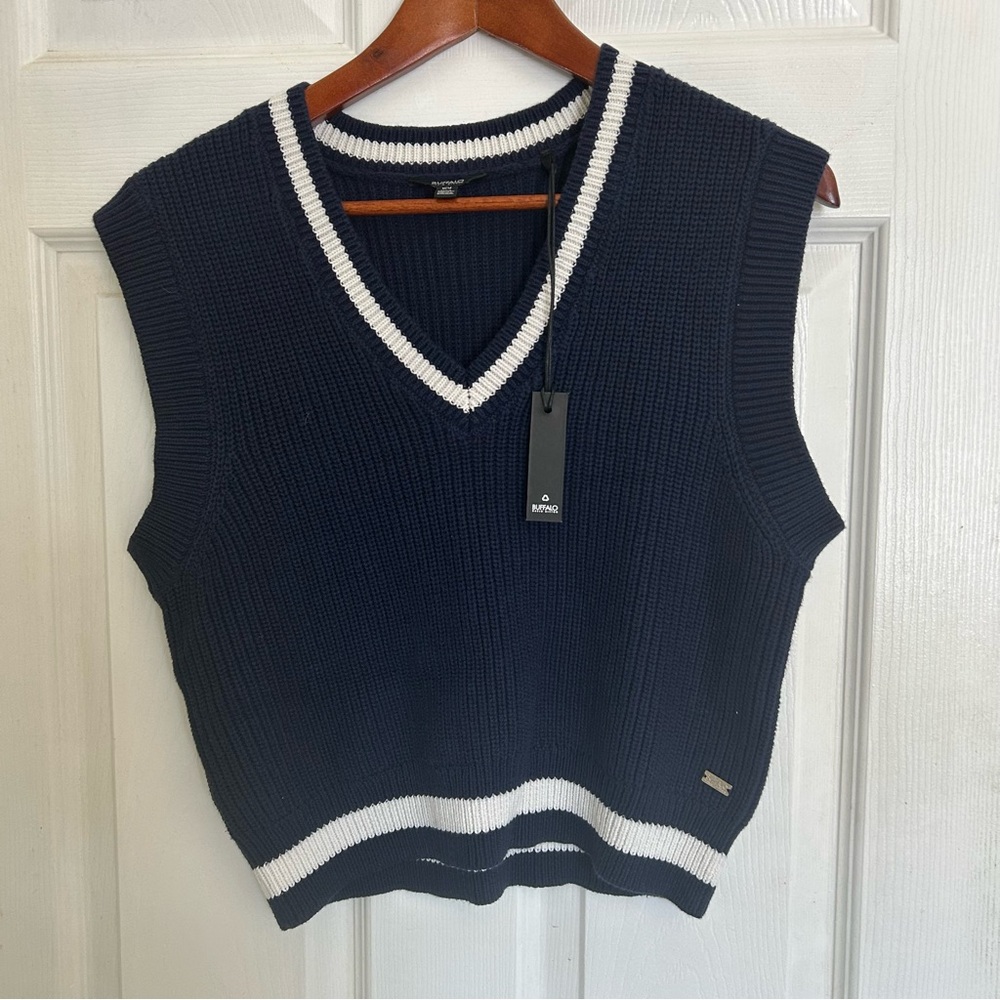 NWT Buffalo David Bitton Navy and White V-Neck Sweater Vest Size M Skater Fall